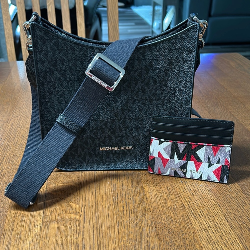 NWOT Michael Kors Briley Small Black Messenger Crossbody Bag with MK Card Holder